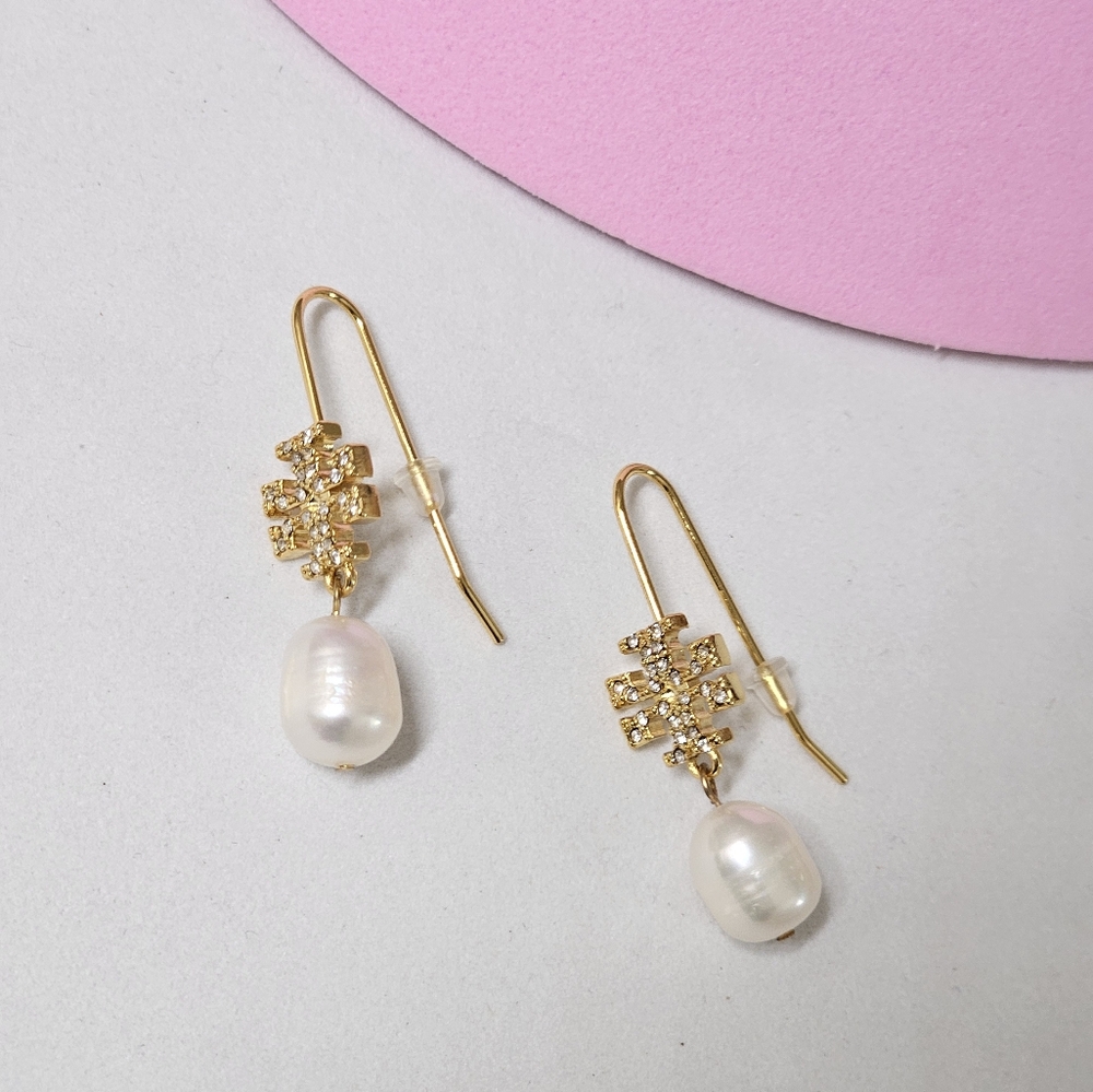 NEW  TORYBURCH Drop Pearl earrings